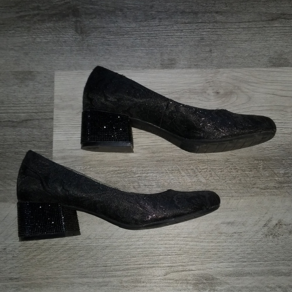 Kenneth Cole 2in heels